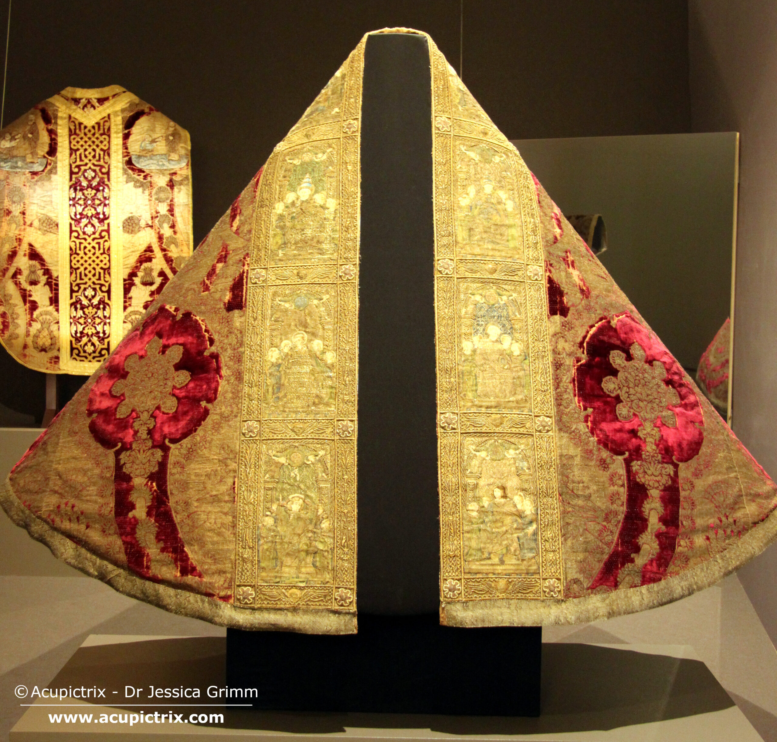 Medieval Goldwork from Tuscany: Pope Nicholas V cope