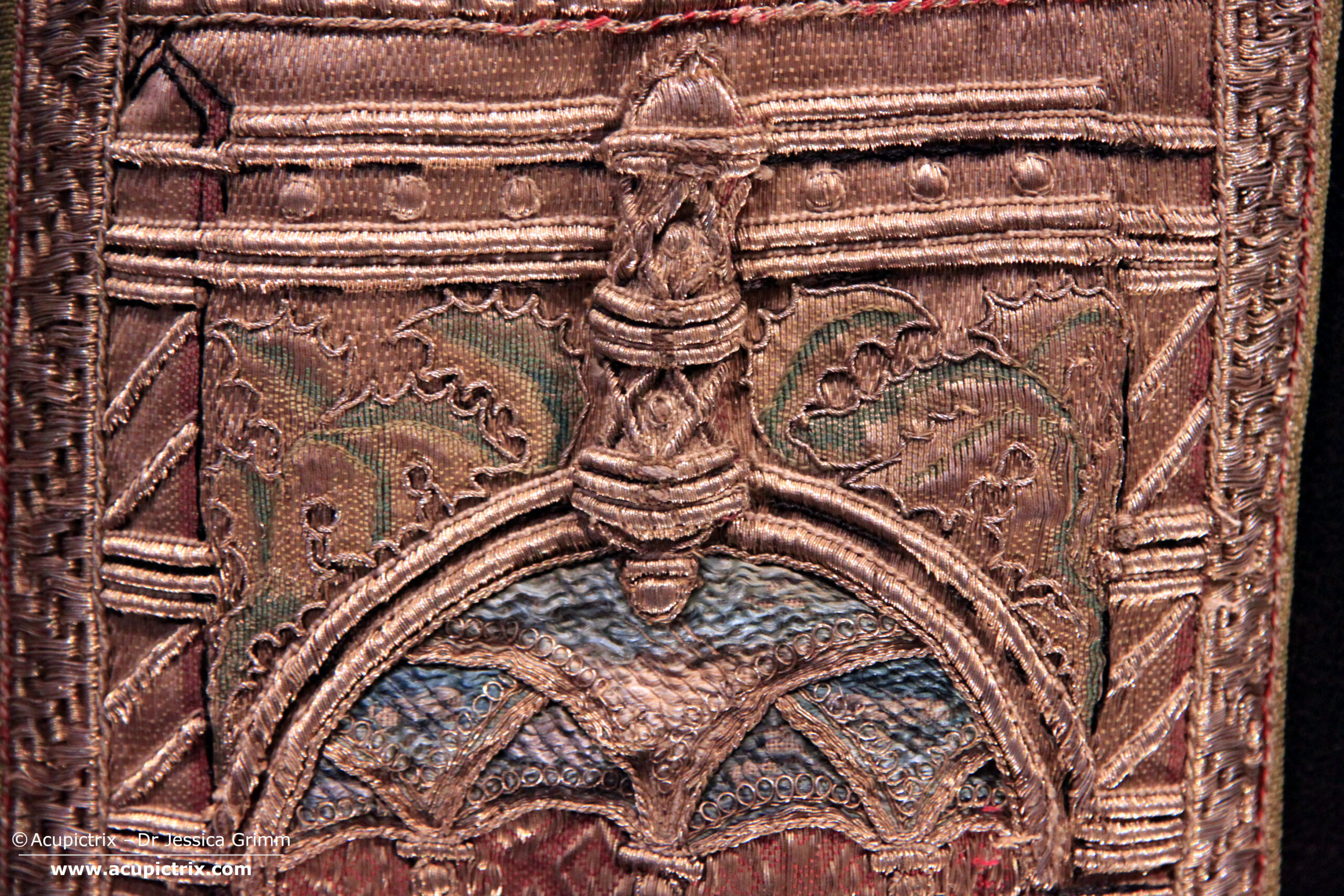 Late medieval goldwork embroidery - detail orphrey