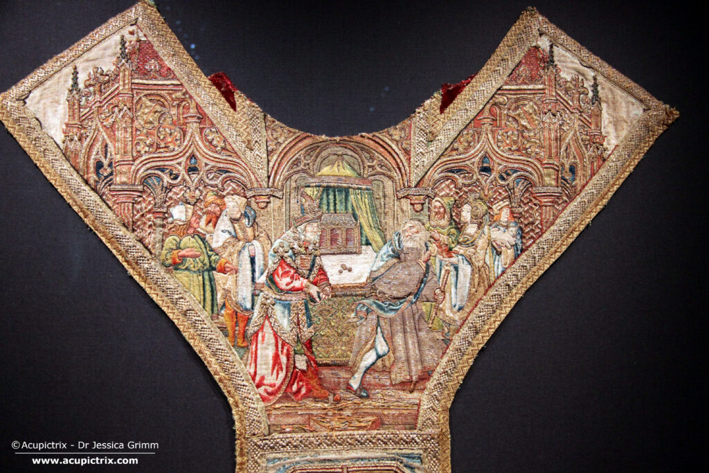 Medieval Goldwork Embroidery - chasuble cross detail