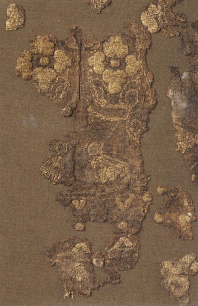 Shaft of one of the stockings found in the grave of Philip of Swabia, D 521, Domschatz im historischen Museum der Pfalz.