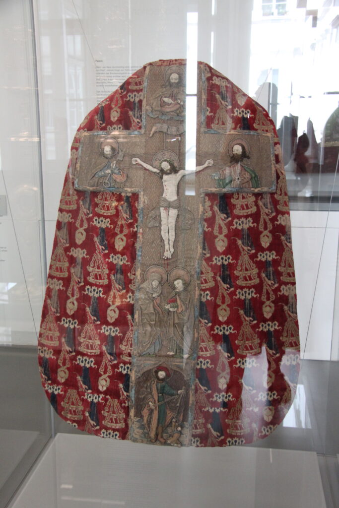 Stumpwork - Chasuble Dommuseum Wien