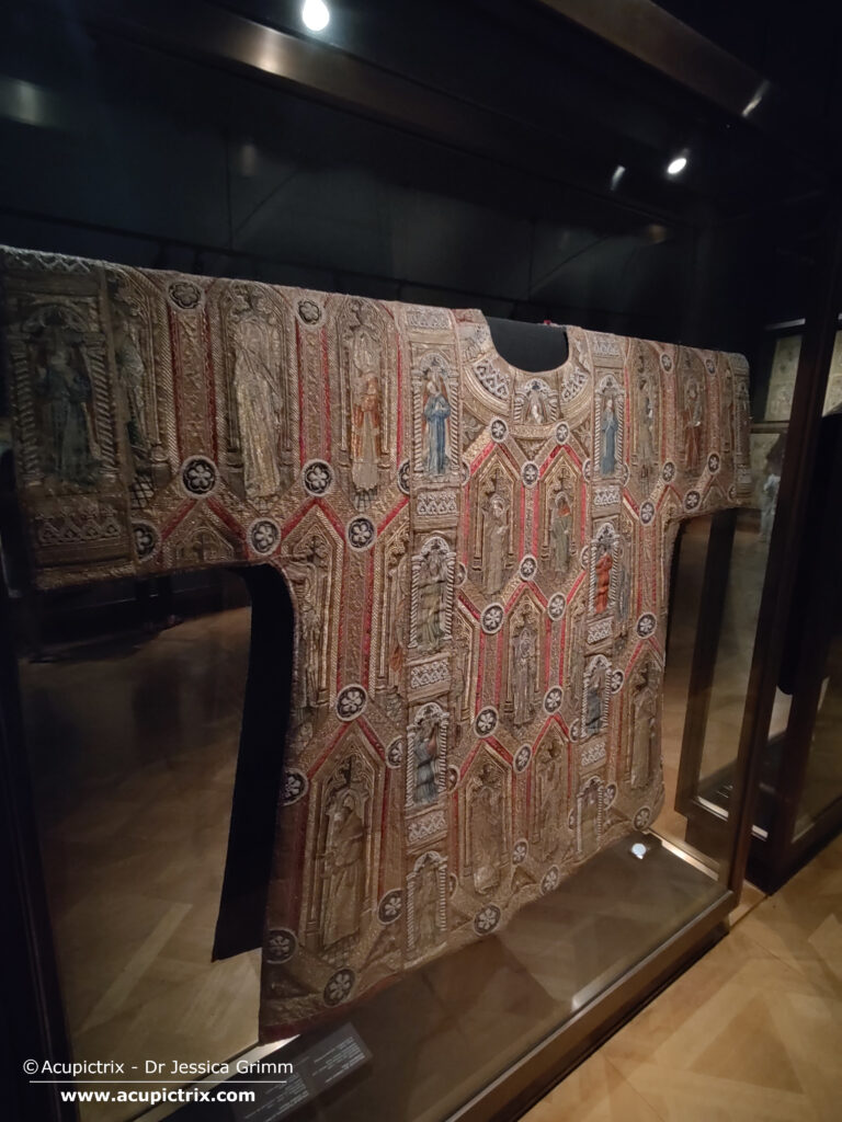 Order of the Golden Fleece - Dalmatic front, Imperial Treasury Vienna, Inv. Nr. KK 16.