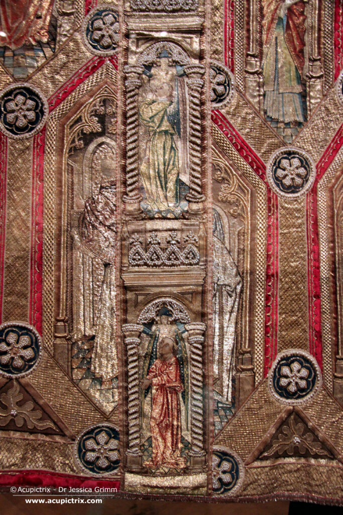 Order of the Golden Fleece - Dalmatic detail, Imperial Treasury Vienna, Inv. Nr. KK 16.