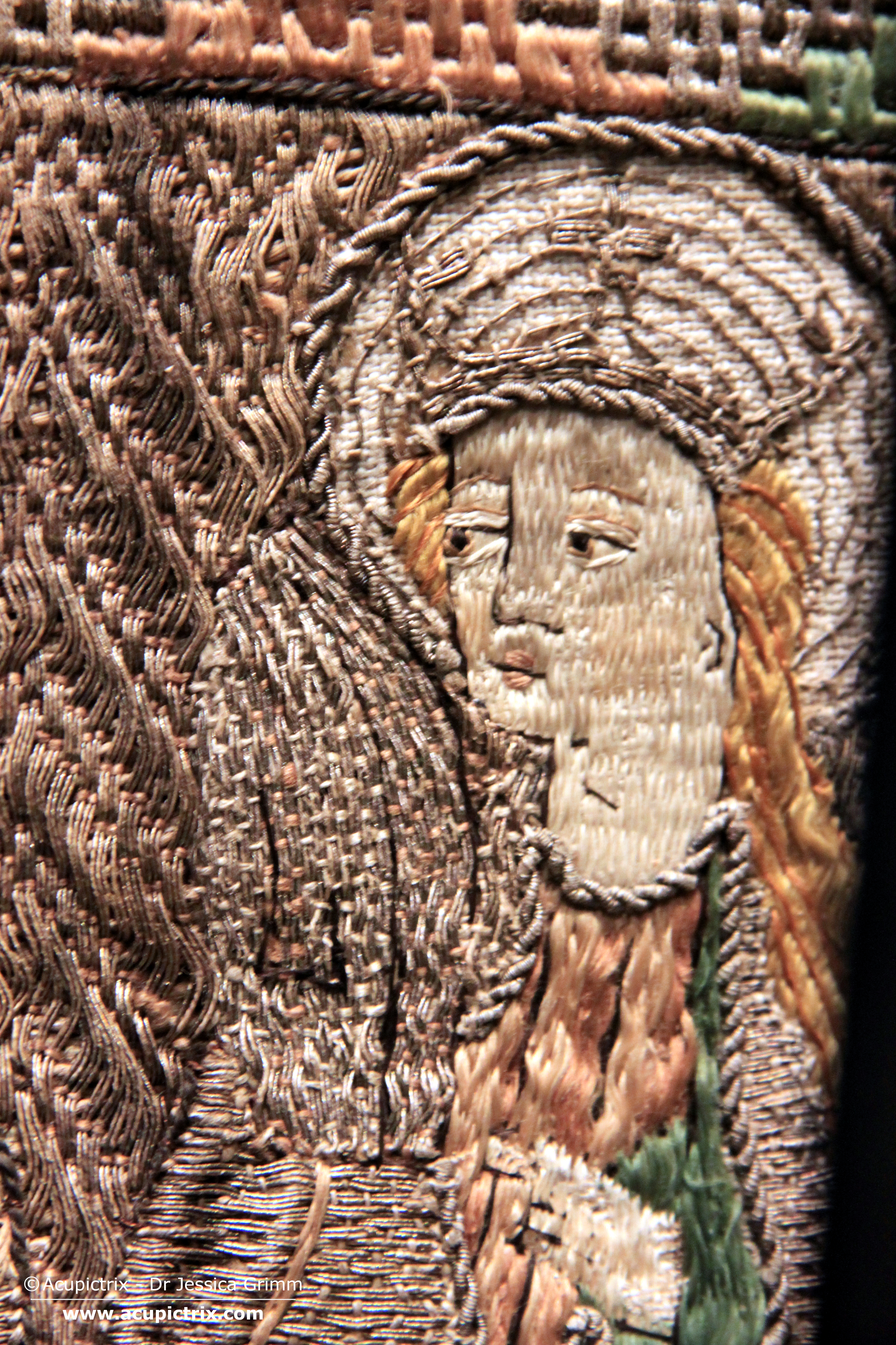 Virgo inter Virgines - Embroidered chasuble cross made in the late 15th century in Central Germany, Domschatz Fritzlar Inv. Nr. 704071