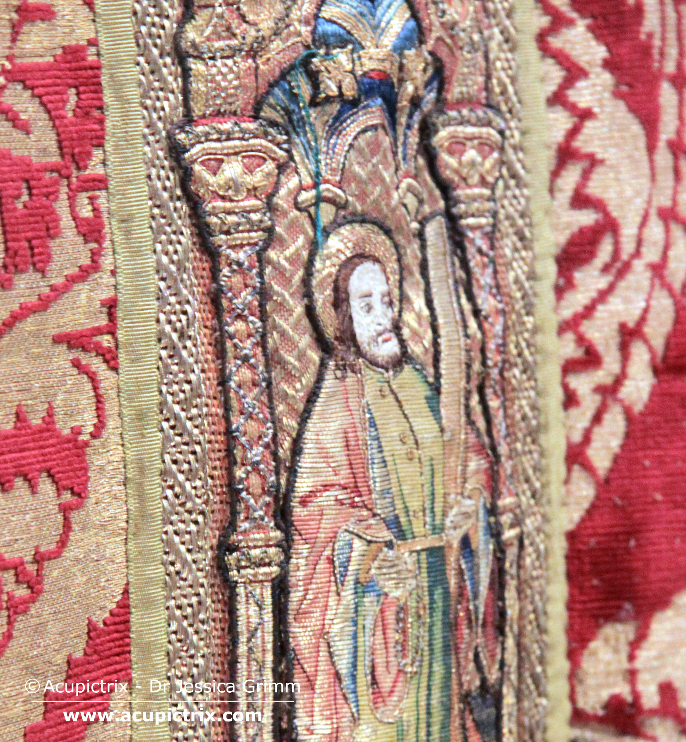 Stitch Tutorial - Detail Dalmatic (Nativity) of the Schlosser Ornat, Inv. Nr. 124 I-III, Dommuseum Frankfurt.