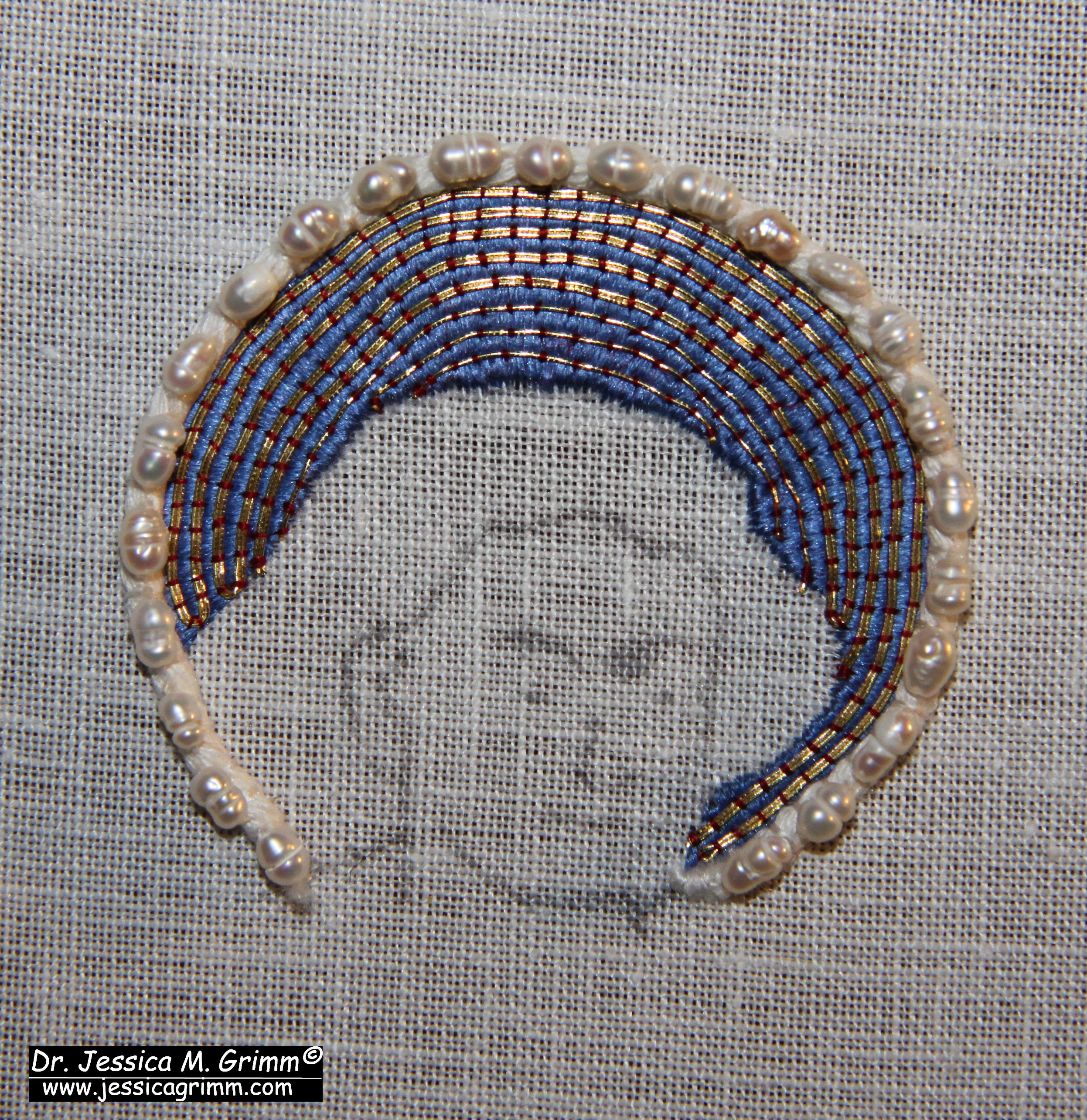 Stitch Tutorial: 14th century Pearl-edged nimbus