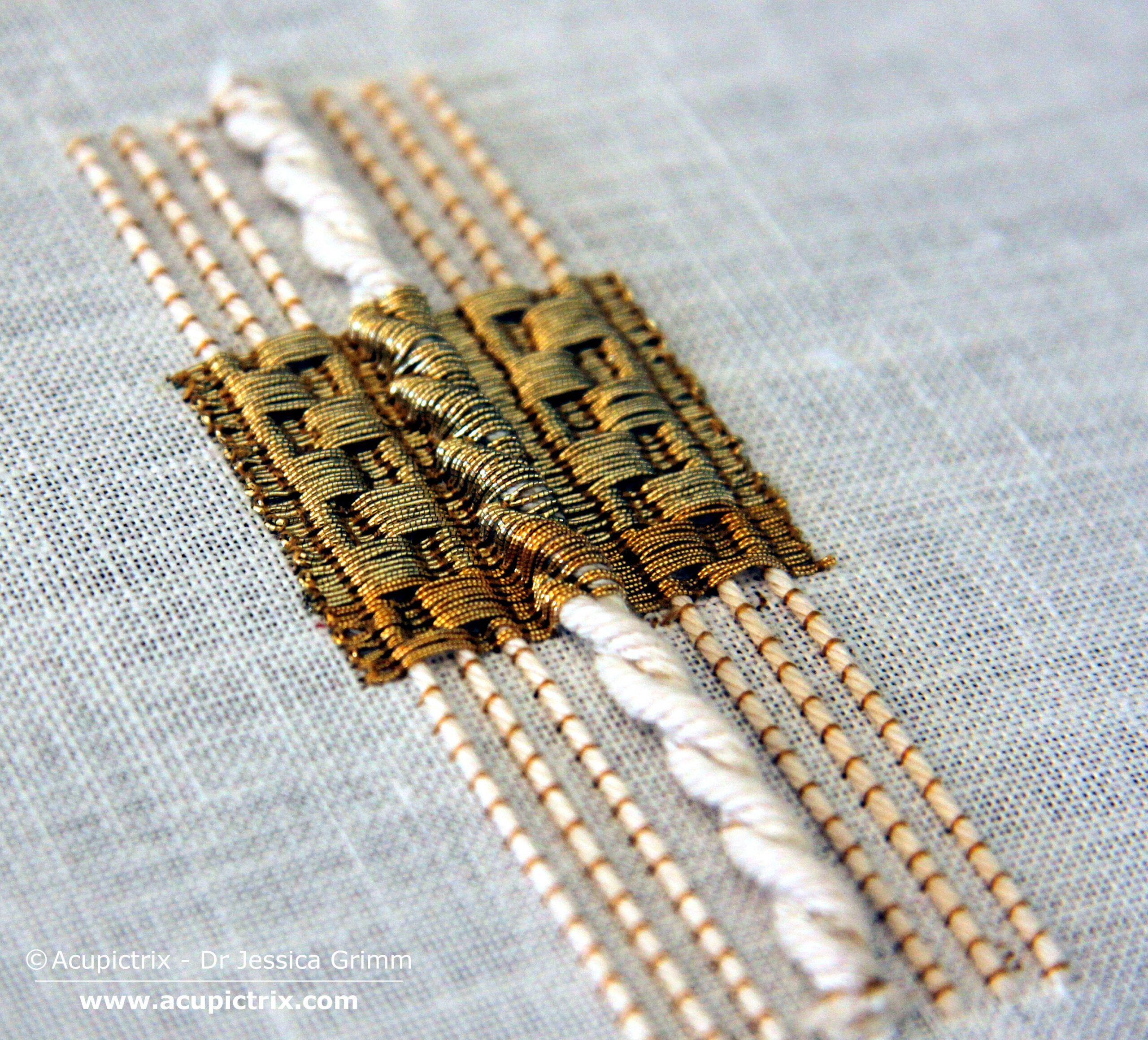 Goldwork Tutorial: an ornate border from 15th century Venice