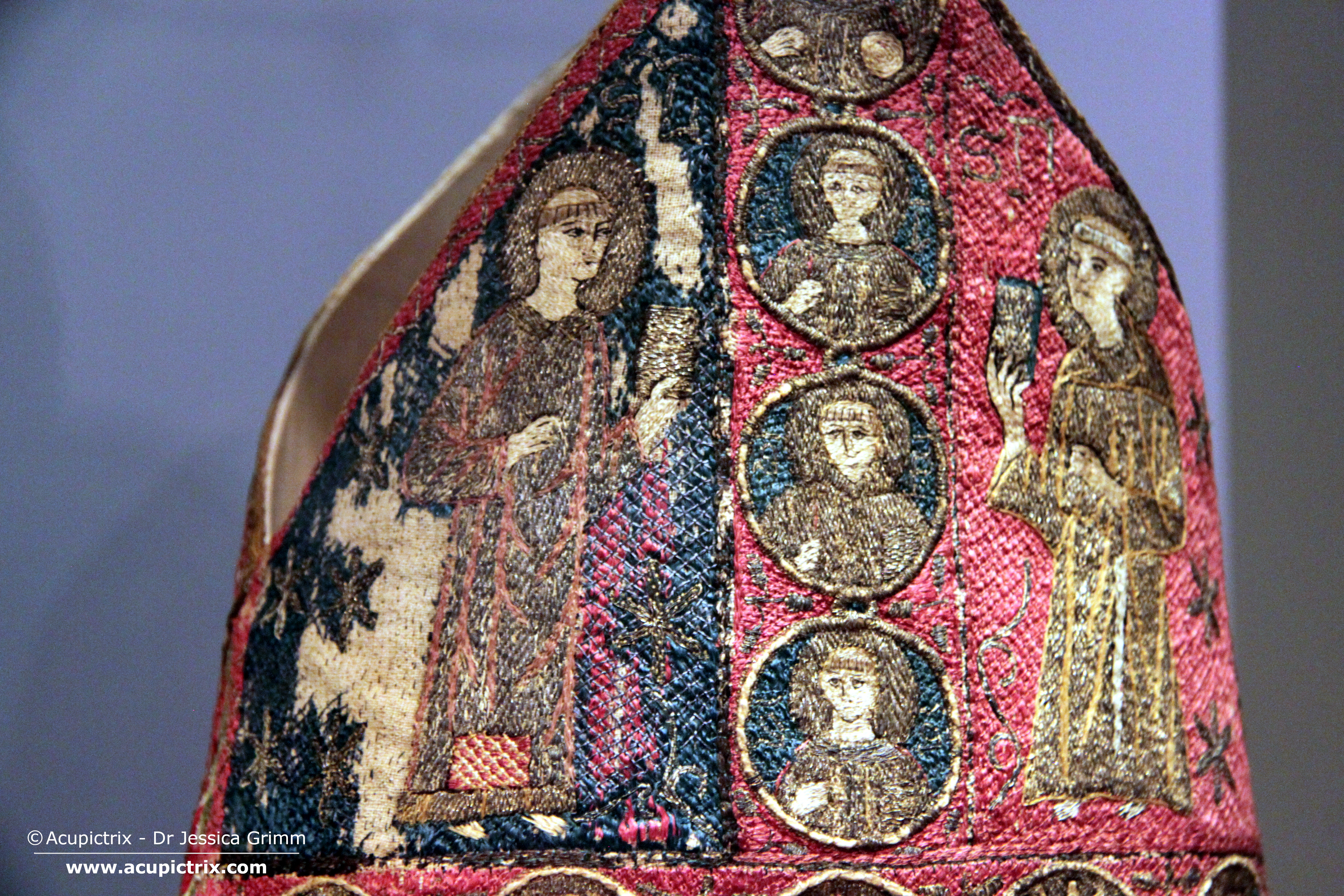 Goldwork Embroidery made in Venice - Mitre KG 709, Germanisches National Museum