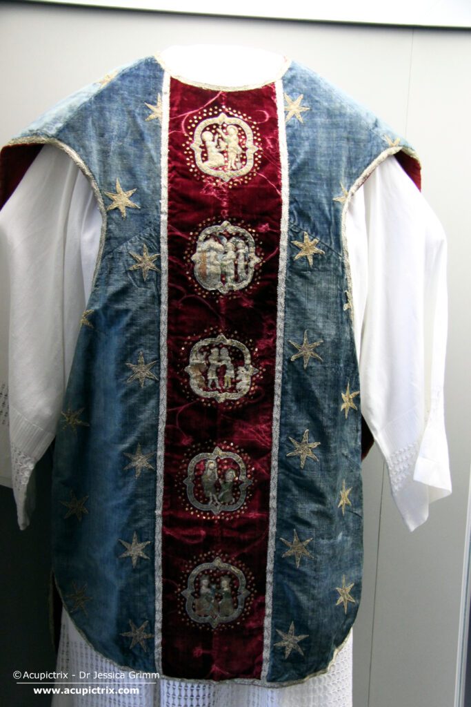 St Johann Burtscheid - chasuble (front), embroidery late 14th century.