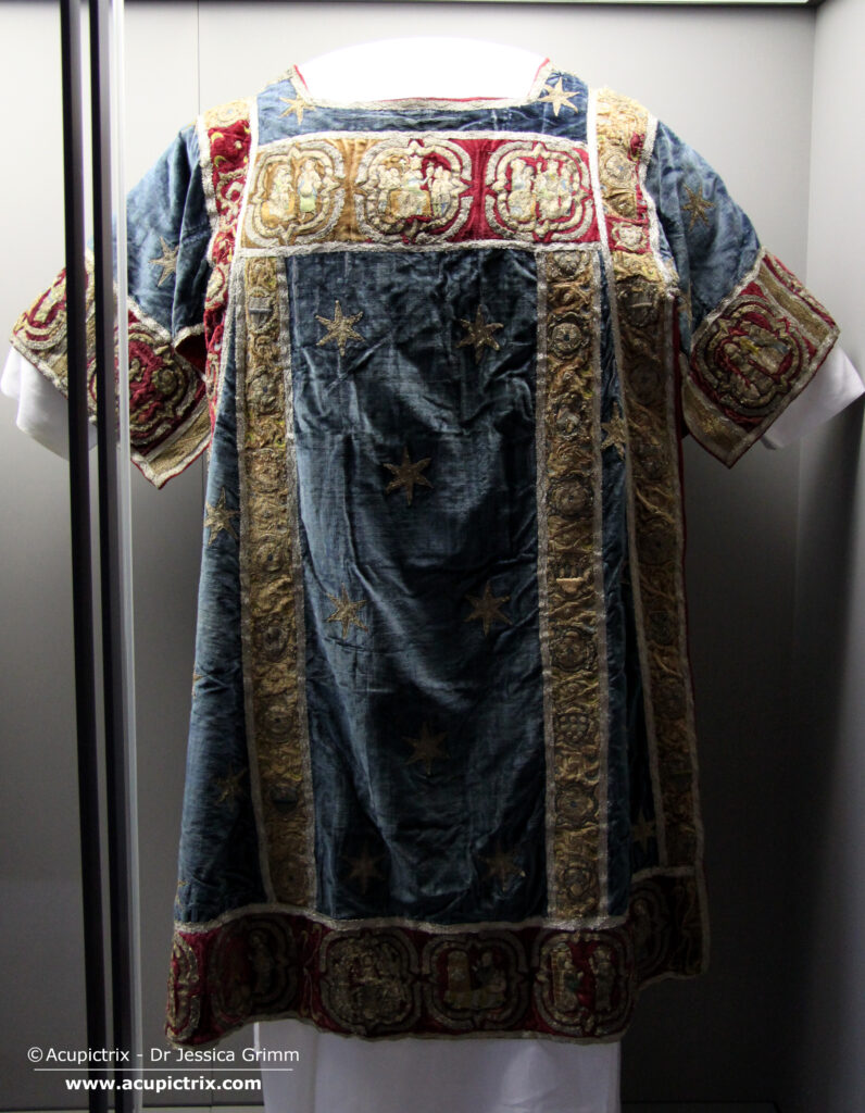 St Johann Burtscheid - dalmatic (front), embroidery late 14th century.