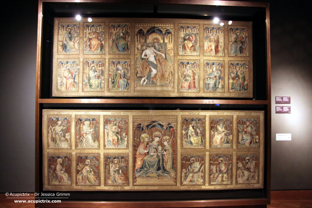 Order of the Golden Fleece – embroidered antependia (retrofrontal at the top)