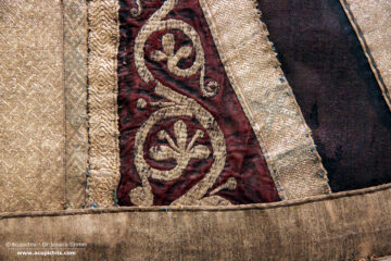 Opus anglicanum - purple bell chasuble with golden decorations